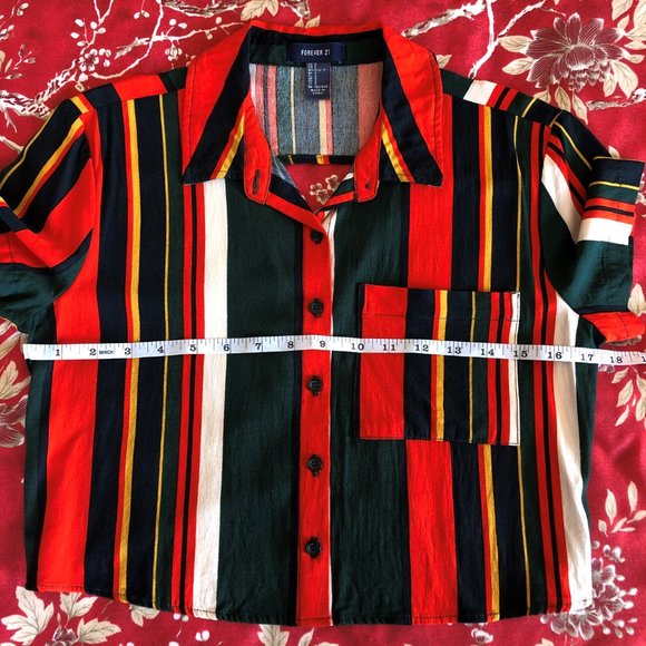 Colourful Striped Crop Shirt with Cut-Out Back Size S - Picture 13 of 16